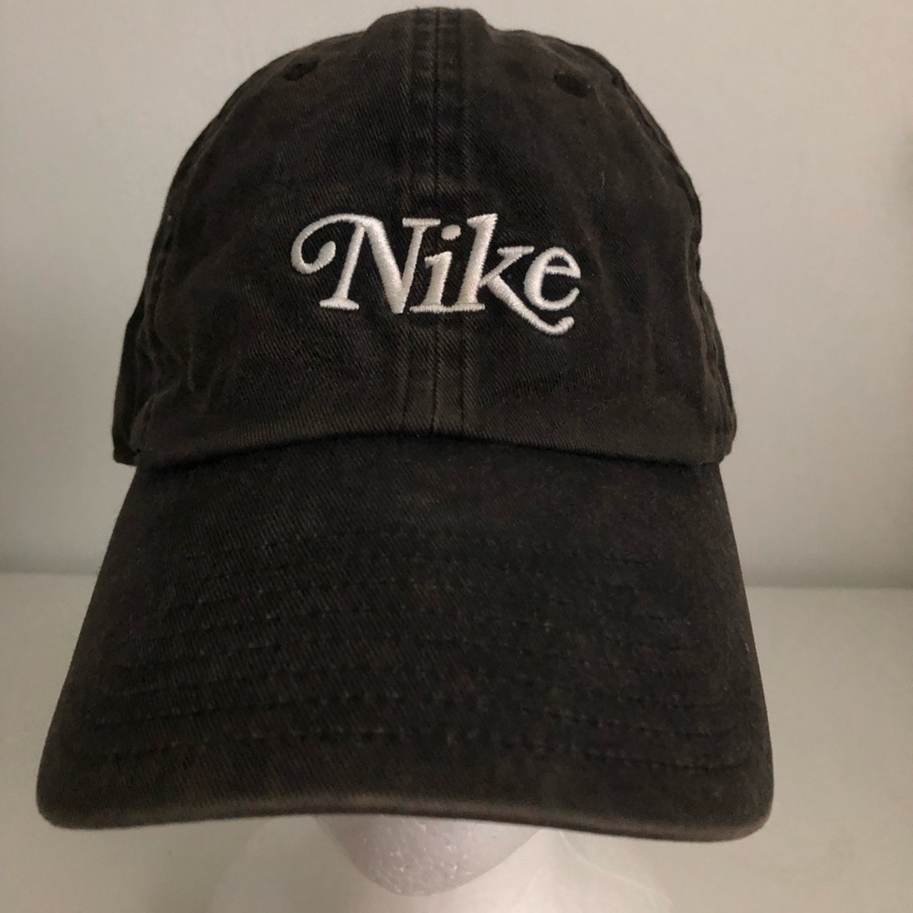 Nike Men's Black Baseball Cap with White Script Logo